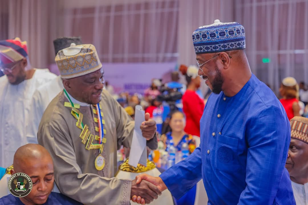 ƘUNGIYAR KASUWANCI TA NIJERIYA DA AMURKA TA KARRAMA GWAMNA LAWAL BISA AYYUKAN INGANTA RAYUWAR AL’UMMA A ZAMFARA
