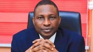 Muna binciken gwamnonin 18 da ke kan karagar mulki - EFCC