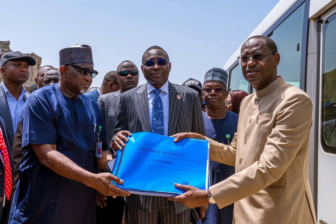 Ministan Gidaje Ya Yaba Wa EFCC Kan Wani Katafaren Gini Da Ta Kwace a Abuja