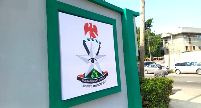 Customs inspector injured in assault by alleged smugglers in Katsina border town.